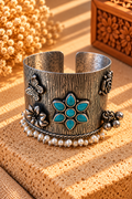 Pushp Cuff
